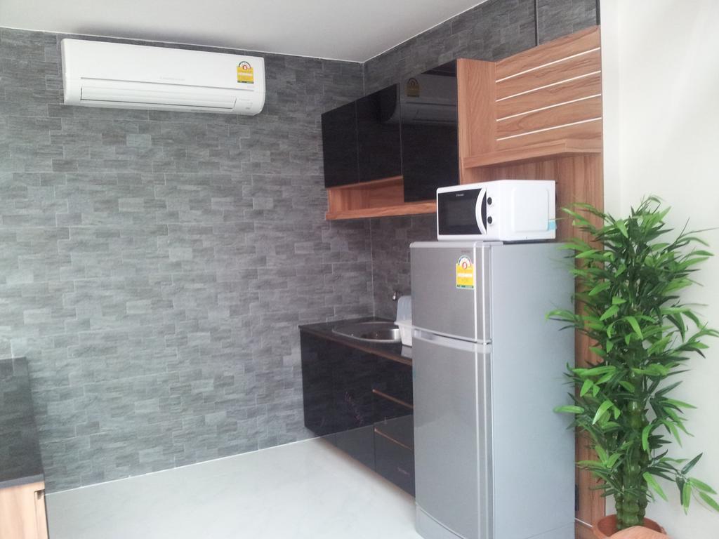 D-Box Hostel Bangkok Exterior photo