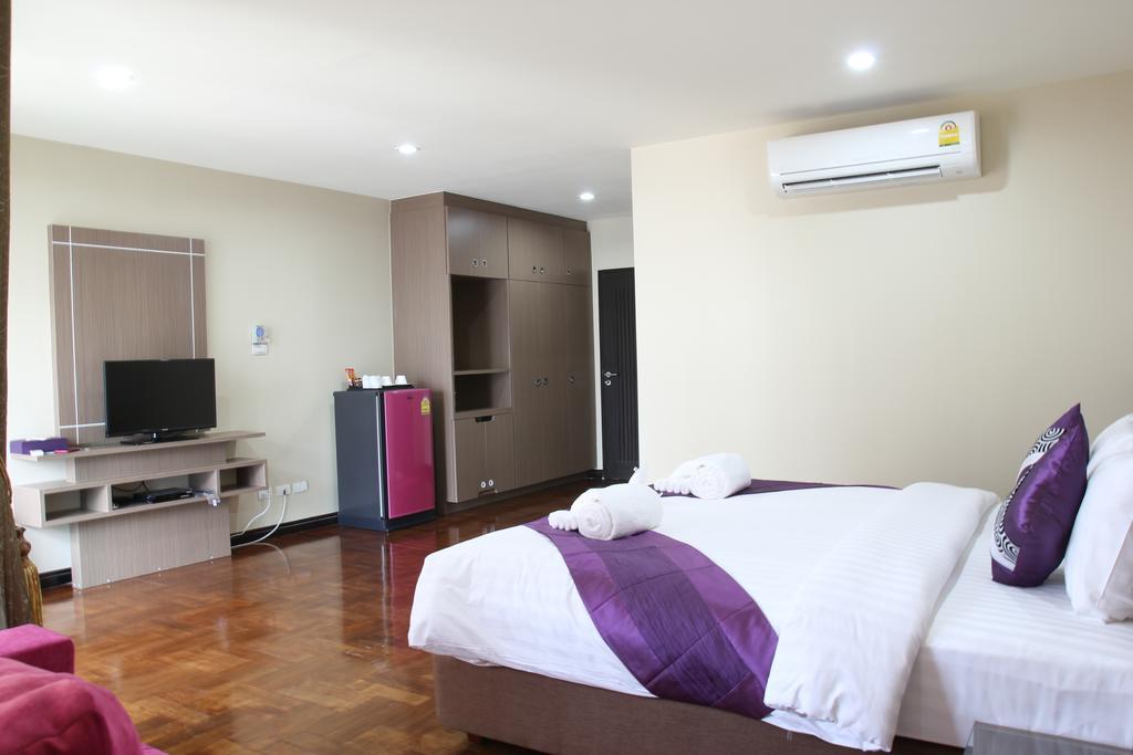 D-Box Hostel Bangkok Exterior photo
