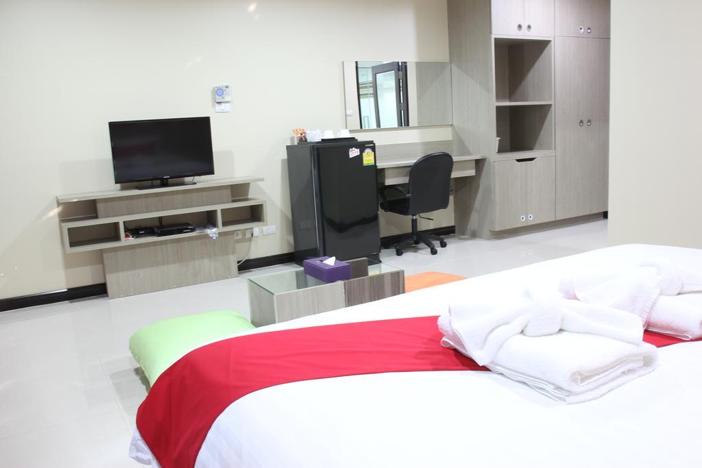 D-Box Hostel Bangkok Exterior photo